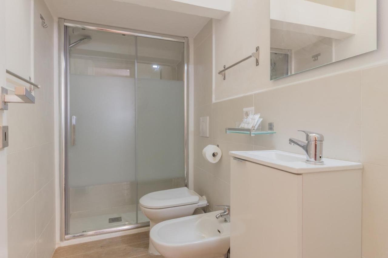 Center Rooms เปียเชนซา ภายนอก รูปภาพ