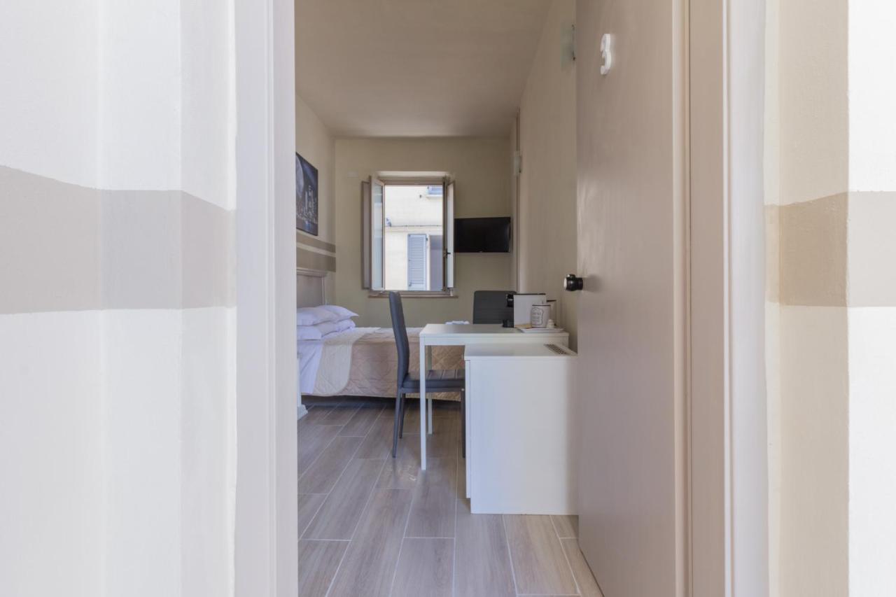 Center Rooms เปียเชนซา ภายนอก รูปภาพ